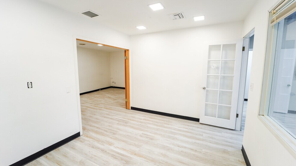 More Photos Of 1900 E Warner Ave, Santa Ana Light Manufacturing For Sale