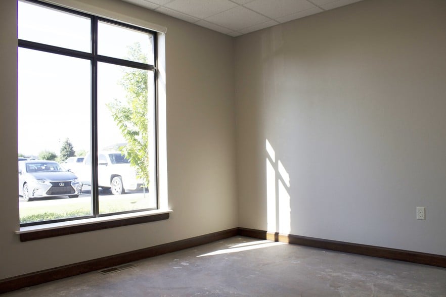 More Photos Of 2513 S Kelly Ave, Edmond Office For Lease