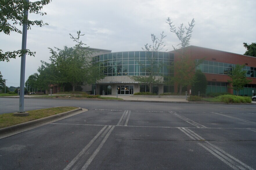 More Photos Of 10133 Sherrill Blvd, Knoxville Medical For Sale