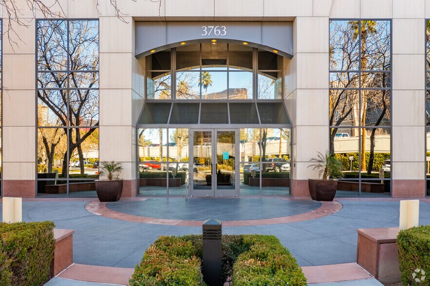 More Photos Of 3753-3993 Howard Hughes Pky, Las Vegas Unknown For Lease