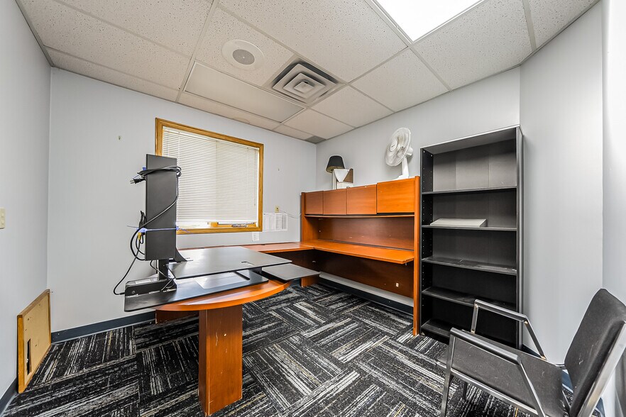 More Photos Of 4259 Lake Rd, Lorain Office For Sale