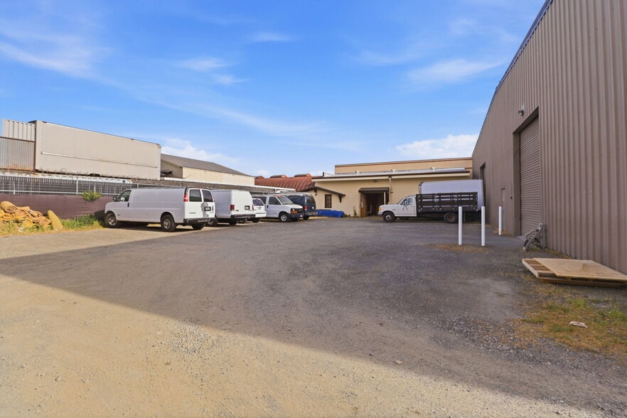 More Photos Of 741-751 Barron Ave, Redwood City Warehouse For Lease
