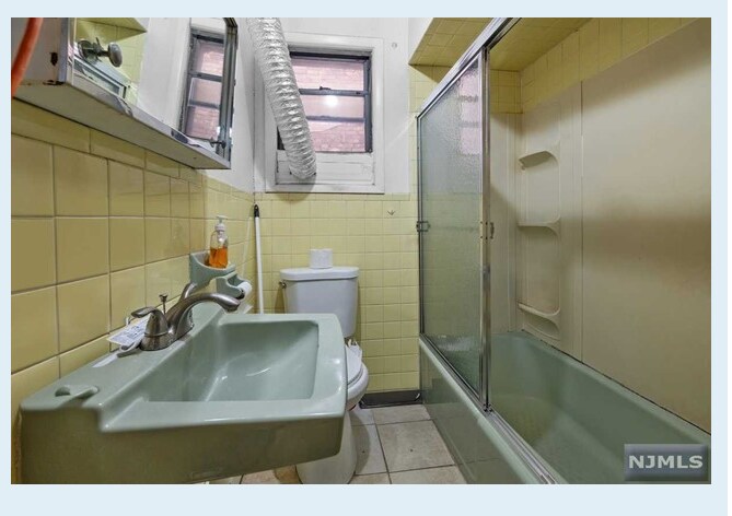 More Photos Of 73-75 Ferry St, Newark Storefront Retail Office For Sale