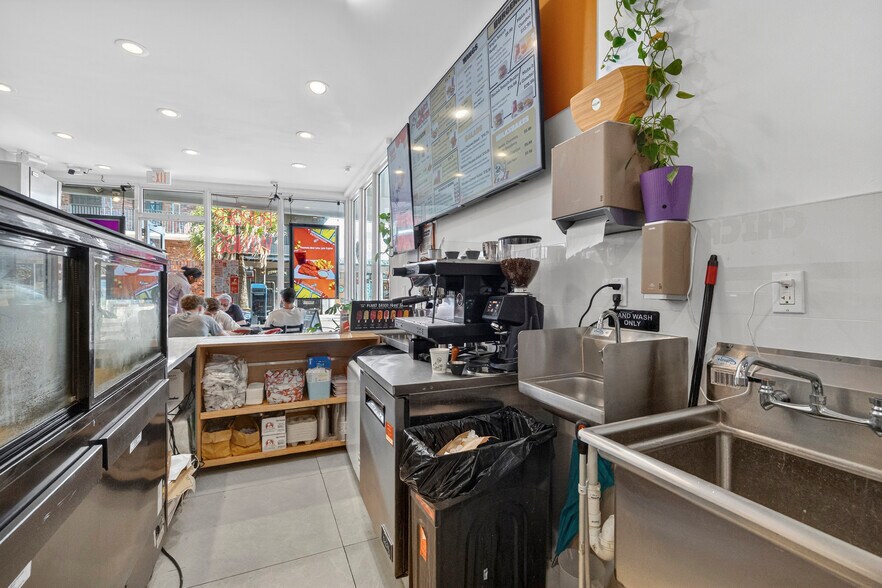More Photos Of 3134-3150 NE 9th St, Fort Lauderdale Restaurant For Sale