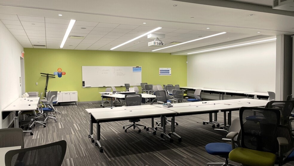 More Photos Of 501 Ronda Ct, North Huntingdon Office For Lease