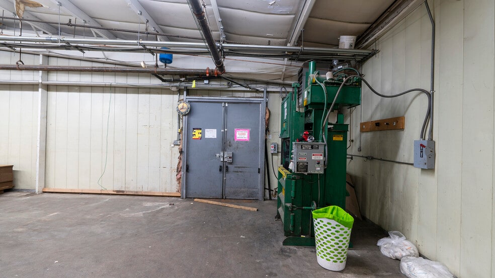 More Photos Of 2106 Valley Dr E, Miles City General Retail For Sale