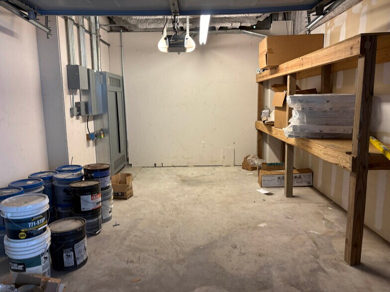 More Photos Of 5902 Winsome Ln, Houston Office Residential For Sale