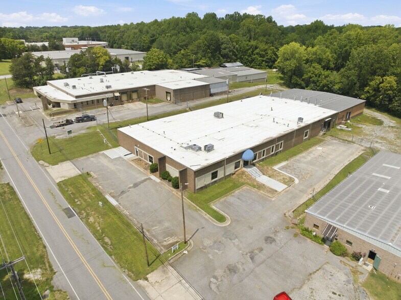 More Photos Of 1210 Hickory Chapel Rd, High Point Light Distribution For Lease