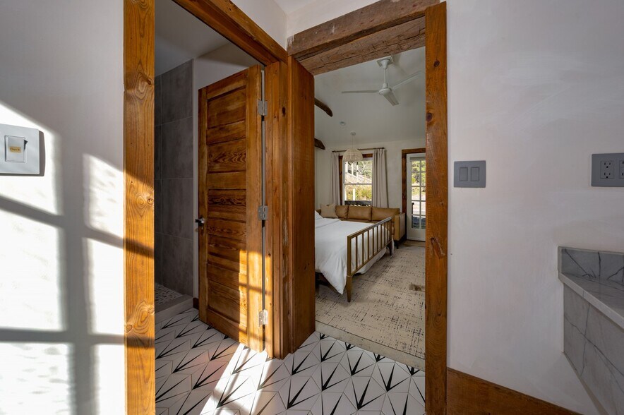 More Photos Of 182 Woodberry Rd Sw, Meadows Of Dan Hotel For Sale