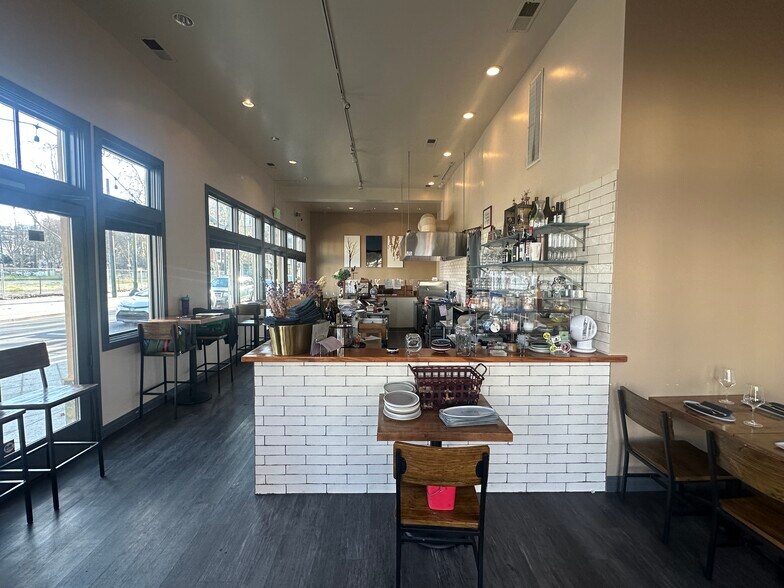 More Photos Of 27 Devine St, San Jose Storefront Retail Office For Sale