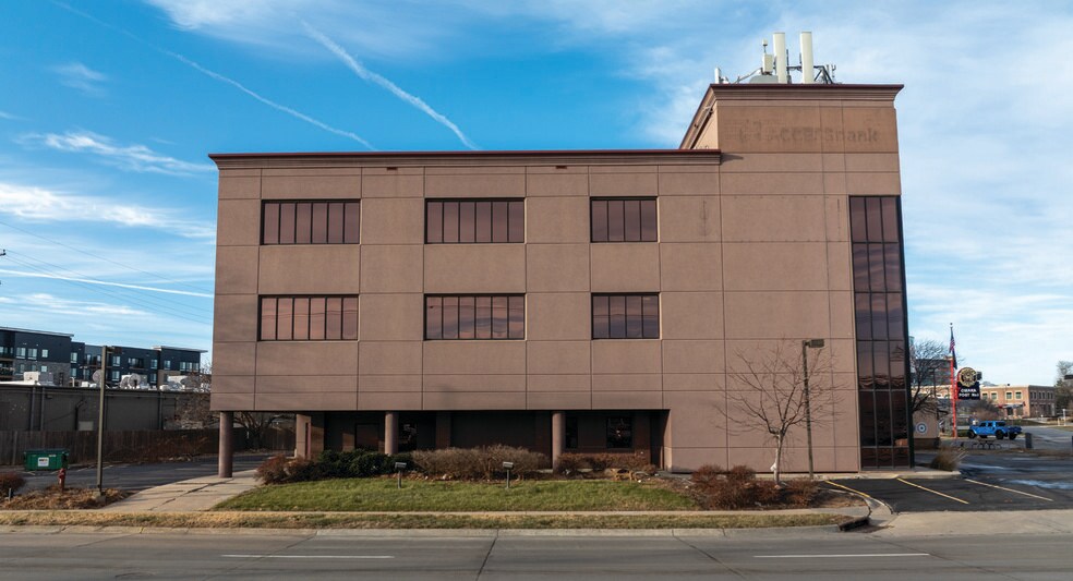 More Photos Of 210 N 78th St, Omaha Office For Sale