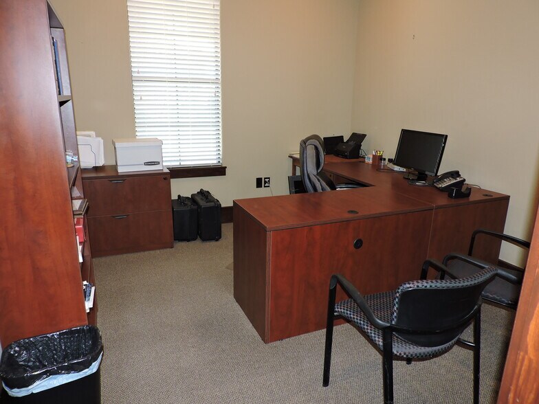More Photos Of 12516 Cutten Rd, Houston Medical For Lease