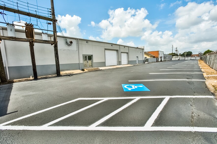 More Photos Of 213 Shaw Ave, Pasadena Industrial For Lease