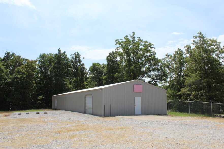 More Photos Of 17450 N Highway 94, Pea Ridge Warehouse For Lease