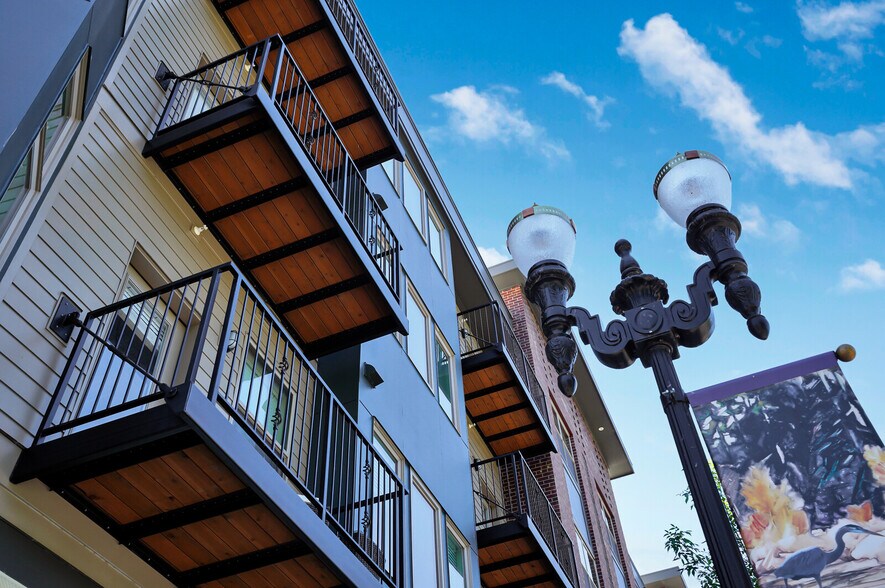 More Photos Of 107 C Street, Independence Apartments For Lease