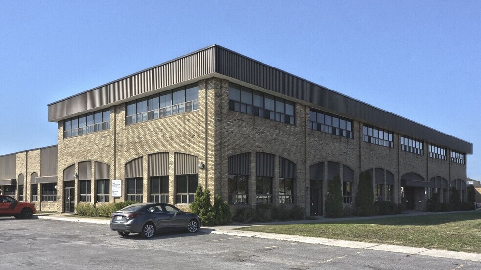 Primary Photo Of 8170 Ch Montview, Mont-Royal Loft Creative Space For Lease