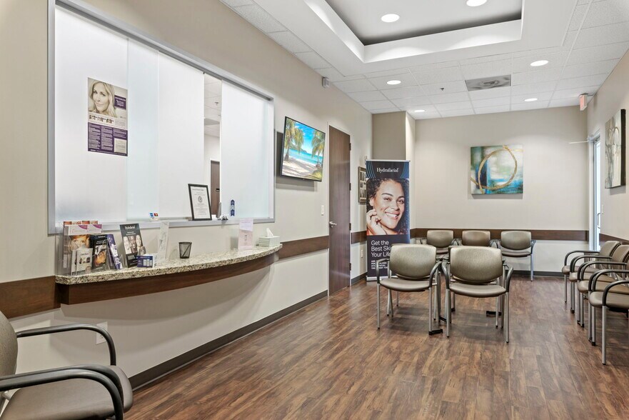 More Photos Of 7790 W Grand Pky, Richmond Medical For Lease
