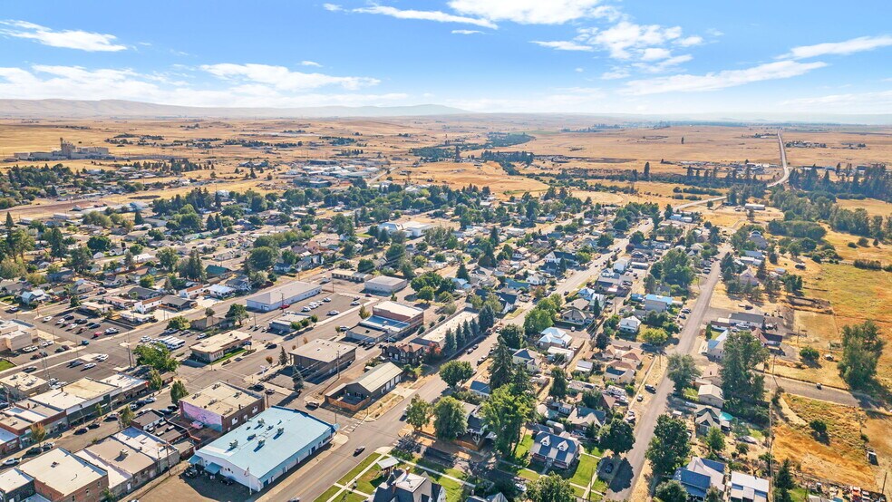 More Photos Of 226 W Broadway St, Goldendale Apartments For Sale