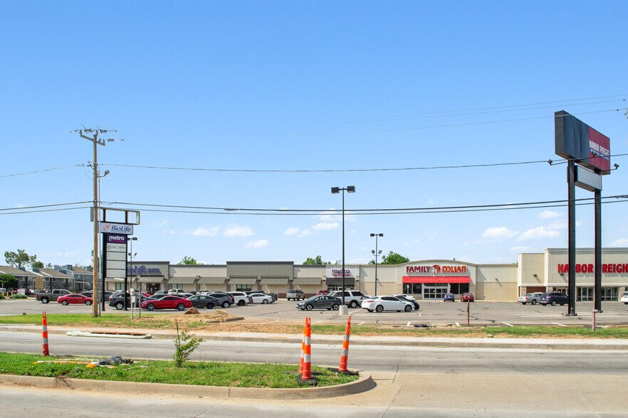 More Photos Of 4717 SE 15th St, Del City Storefront For Lease