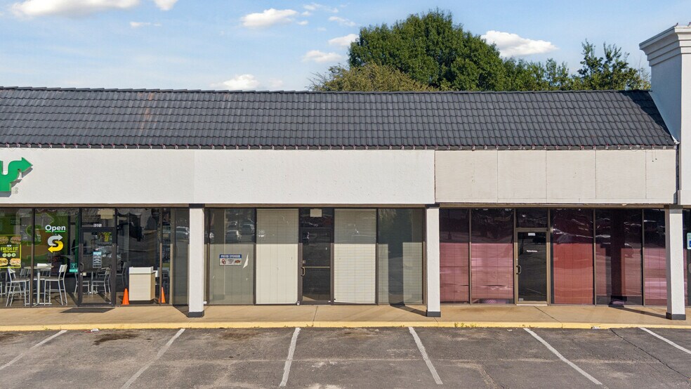 More Photos Of 723-821 W Danforth Rd, Edmond Unknown For Lease