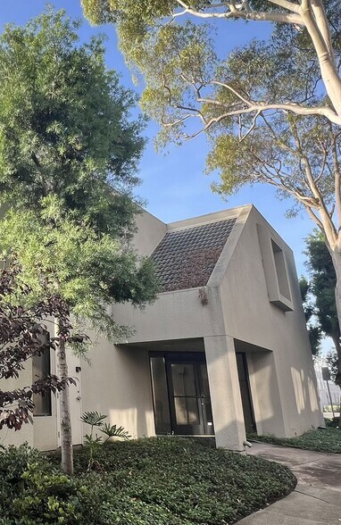 More Photos Of 2835 Temple Ave, Signal Hill Office For Sale