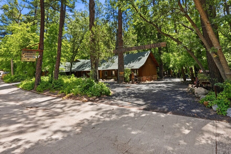 More Photos Of 1355 E Christopher Creek Loop, Payson Hotel For Sale