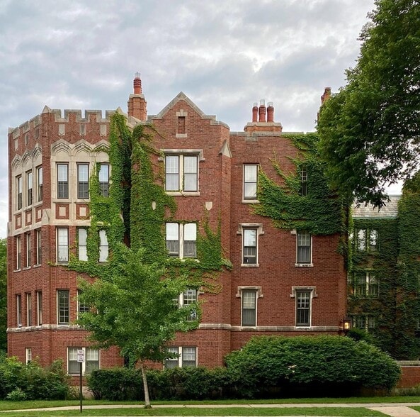 More Photos Of 940 Judson Ave, Evanston Apartments For Sale