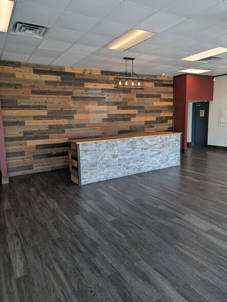More Photos Of 2416 W Mason St, Green Bay Unknown For Lease