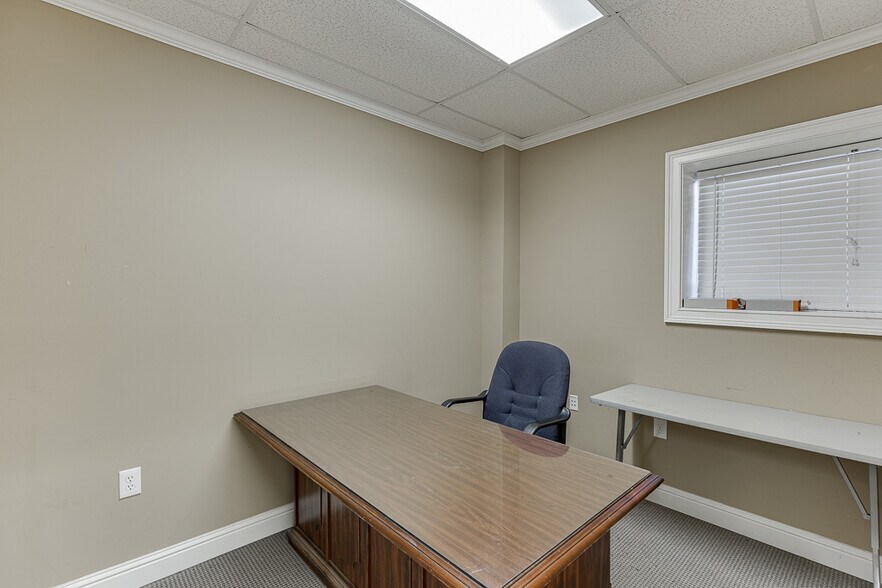 More Photos Of 743 Church St, Buford Office For Sale