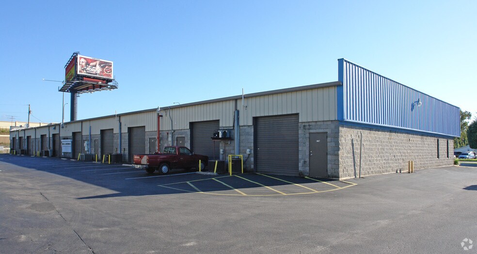 More Photos Of 400 N Pine Hills Rd, Orlando Unknown For Lease