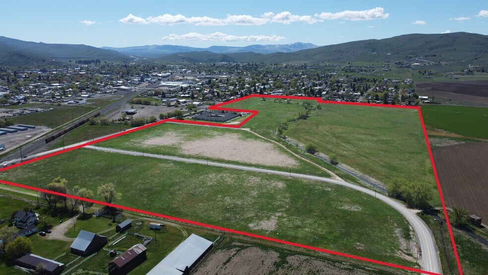 More Photos Of 0 17th St, Baker City Land For Sale