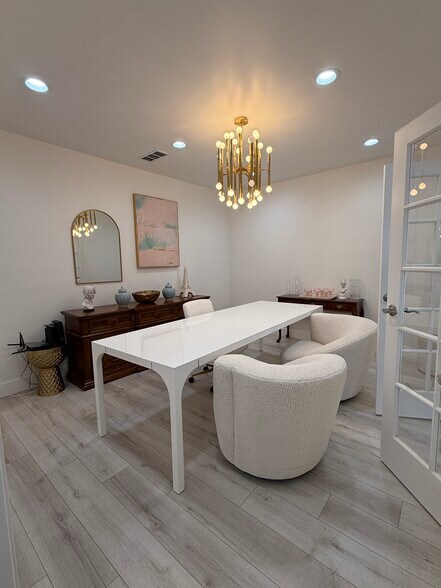 More Photos Of 887 W 16th St, Newport Beach Light Manufacturing For Lease