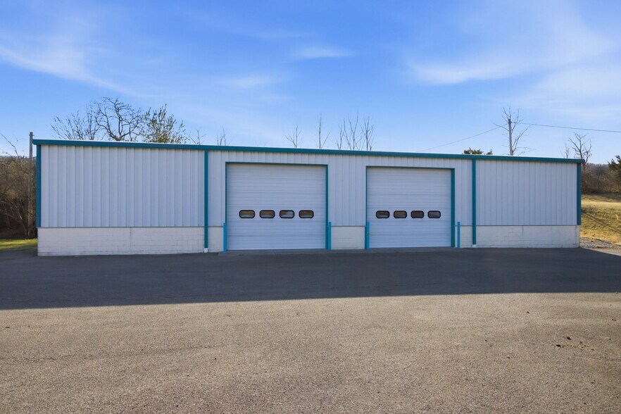 More Photos Of 501 S Breezewood Rd, Breezewood Specialty For Sale