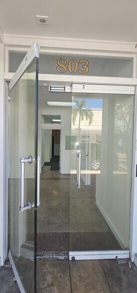 More Photos Of 803 Lake Ave, Lake Worth Storefront For Sale