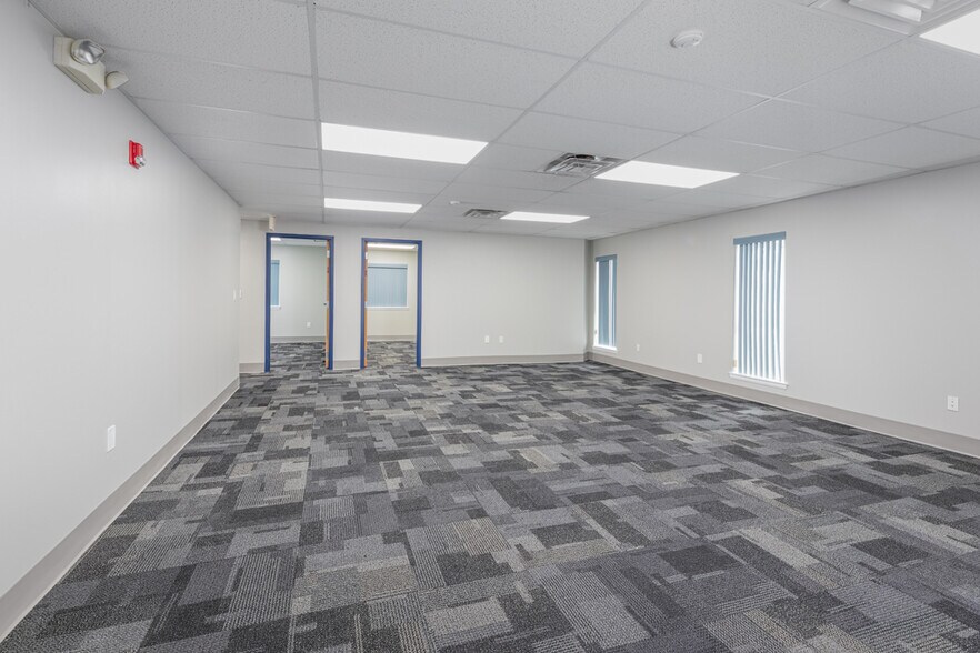 More Photos Of 411 Commerce Ln, West Berlin Medical For Sale