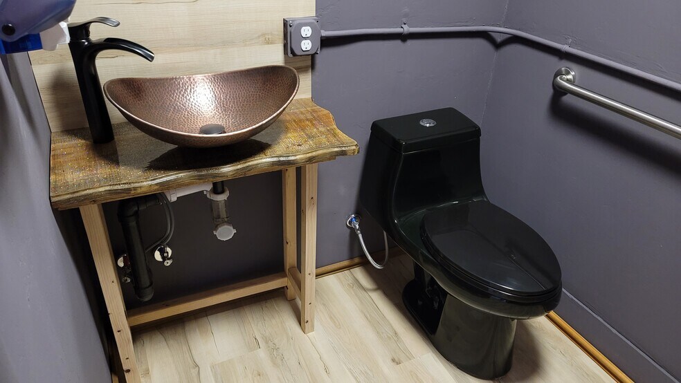 More Photos Of 352 California St, Maricopa General Retail For Sale