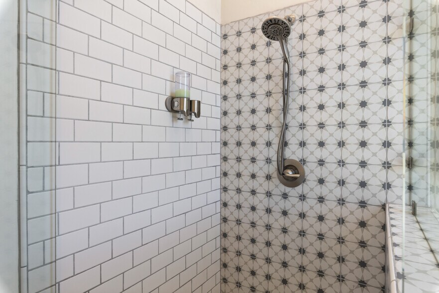 More Photos Of 302 N Main St, Lakeport Storefront For Sale