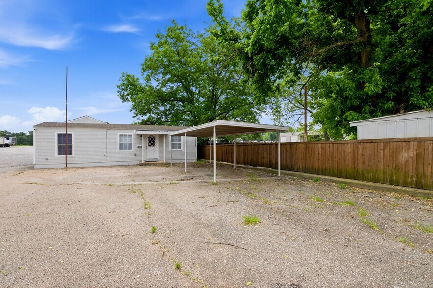 More Photos Of 2906 Woodlawn Rd, McKinney Unknown For Lease