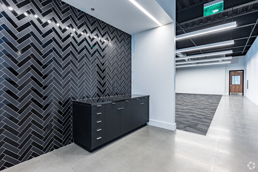 More Photos Of 15010 Don Julian Rd, City Of Industry Manufacturing For Lease