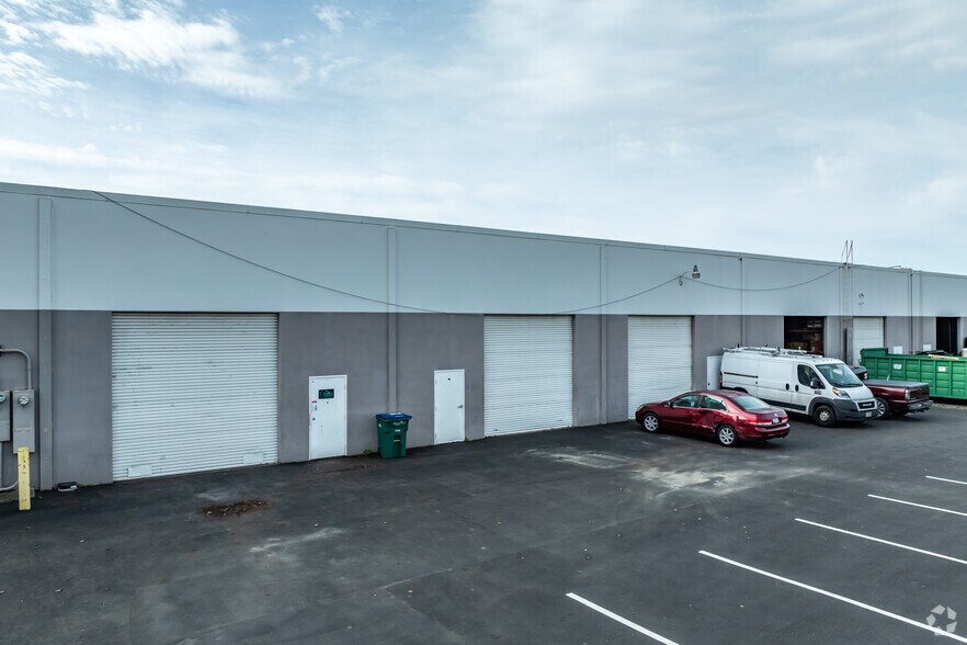 More Photos Of 9767 Business Park Dr, Sacramento Light Manufacturing For Lease
