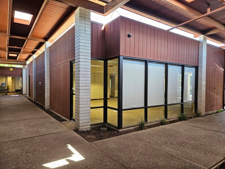 More Photos Of 909 15th St, Modesto Office For Lease