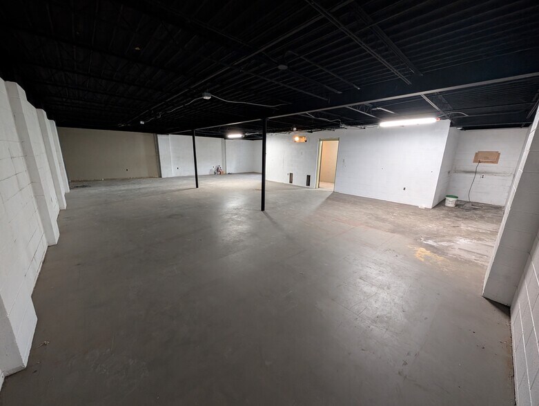 More Photos Of 364 Lindsay St, Alcoa Freestanding For Lease