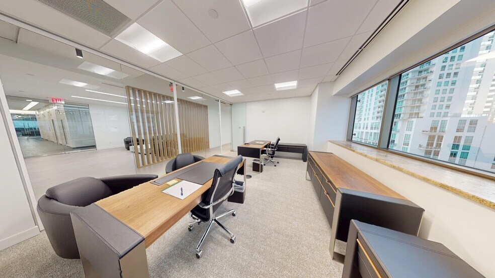 More Photos Of 201 S Biscayne Blvd, Miami Office Residential For Lease