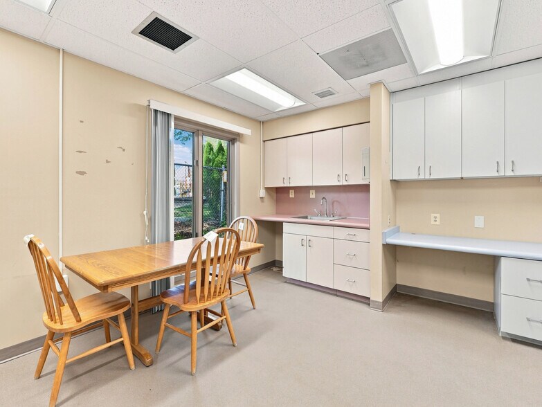 More Photos Of 187 Thomas Johnson Dr, Frederick Medical For Lease