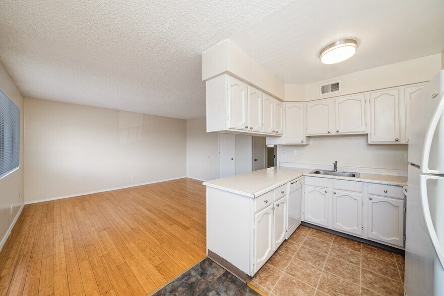 More Photos Of 2555 G St, Sparks Apartments For Sale