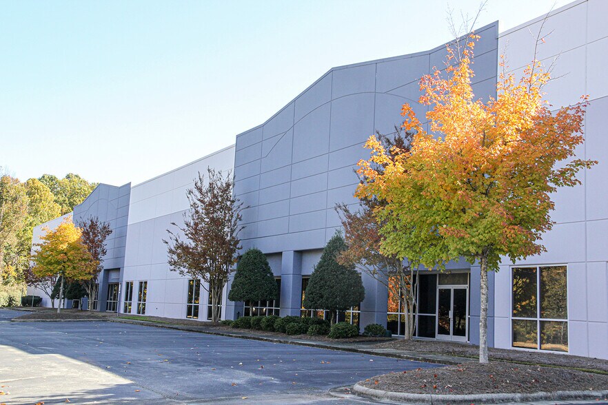 More Photos Of 488 Gallimore Dairy Rd, Greensboro Unknown For Lease