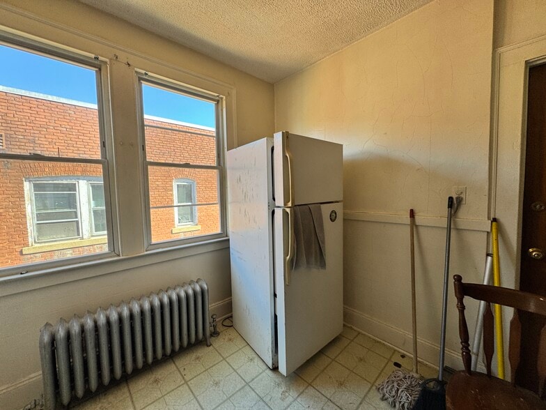 More Photos Of 102 Rowe Ave, Hartford Apartments For Sale