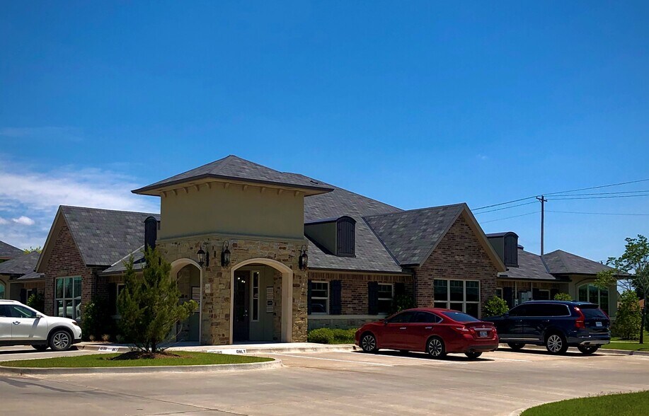 More Photos Of 3401 W Rock Creek Rd, Norman Office For Lease