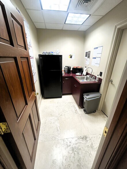 More Photos Of 24860 S Tamiami Trl, Bonita Springs Medical For Lease