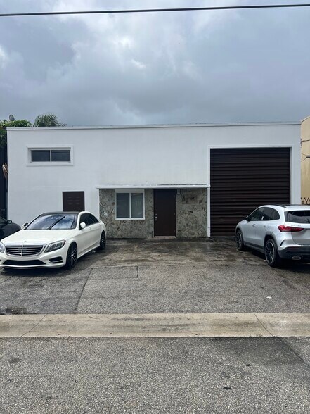 Primary Photo Of 920 W 19th St, Hialeah Warehouse For Sale